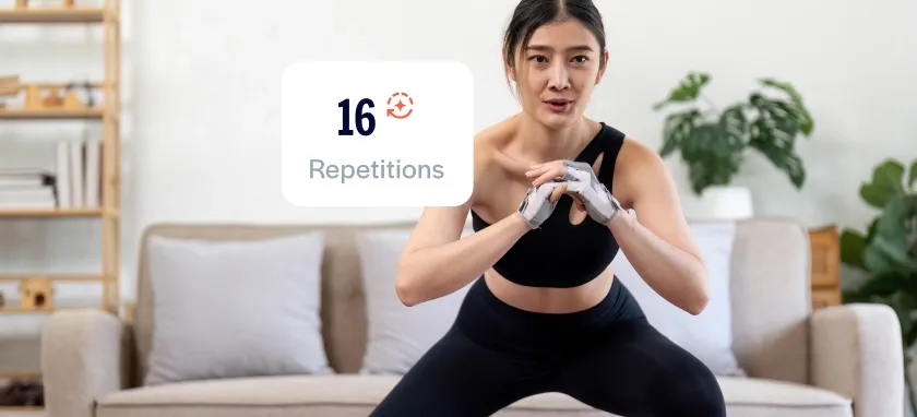 Woman exercises with the number of repetitions being tracked automatically and displayed in front of her (mobile view)
