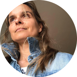 Female PE teacher from School Inês de Castro (Gaia, Portugal)